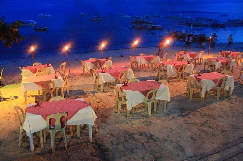 Lost horizon beach resort restaurant